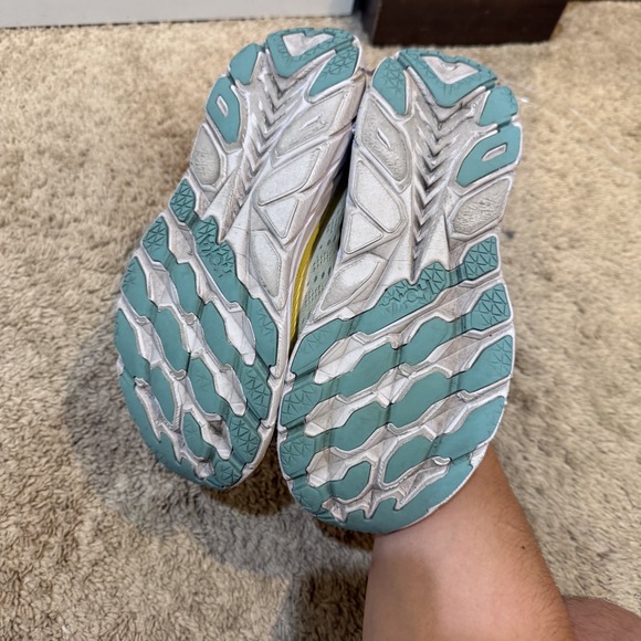 Hoka One One Clifton 8 Shoes Womens Size 9.5 Yellow Running Trainers Lightweight - Picture 6 of 8